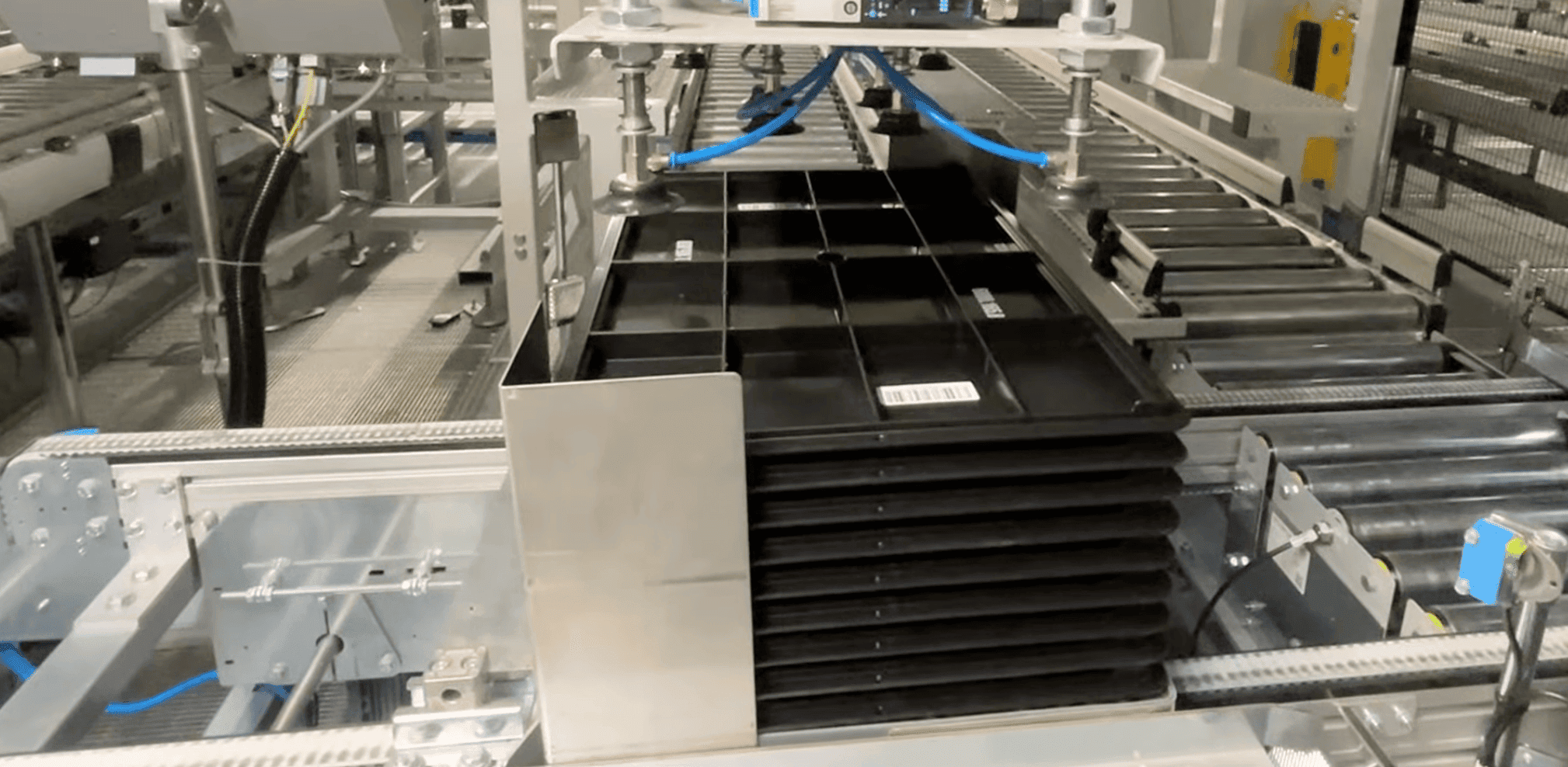 Deckelhandling Mit Sauggreifer