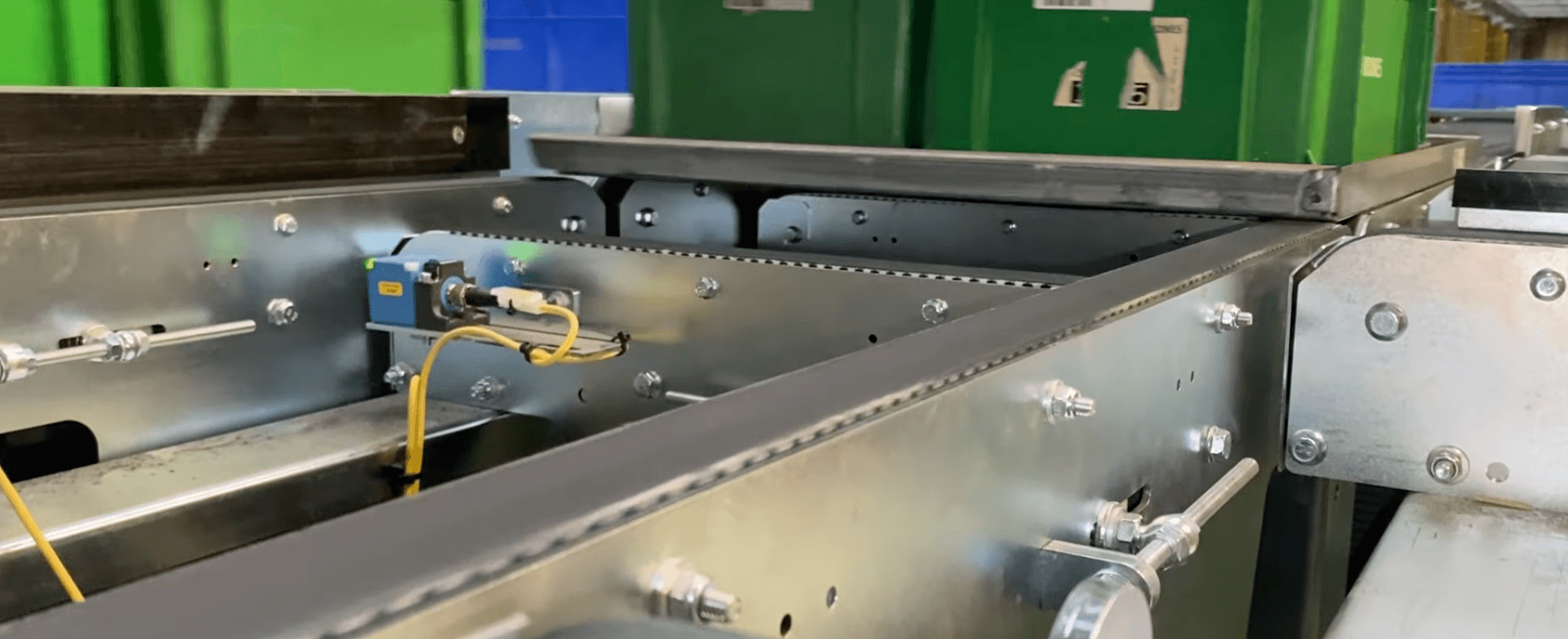 Retrofit Und Erweiterung Der Fördertechnik