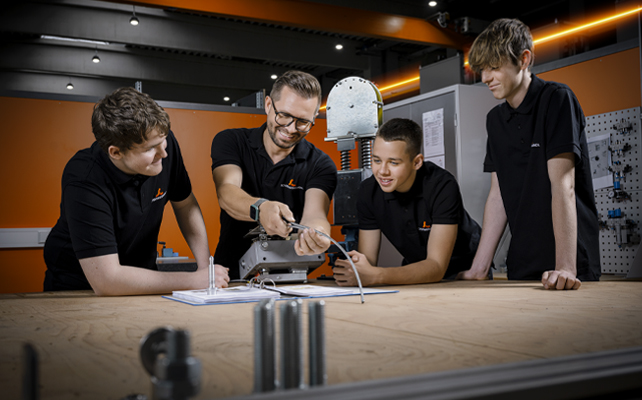 PBZ_1833__FillMaxWzY0Miw0MDBd